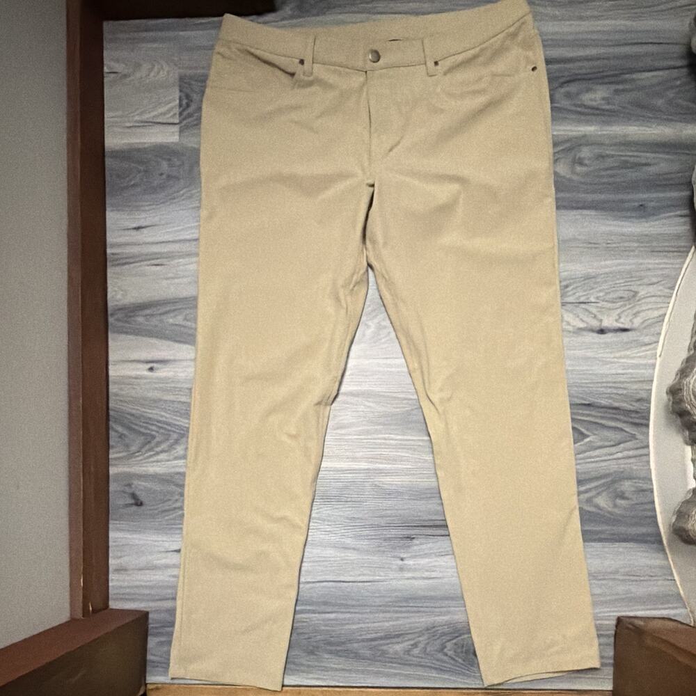 Lululemon Men’s 38X33 Khaki Beige 5 Pocket Pants Stretch Casual Golf